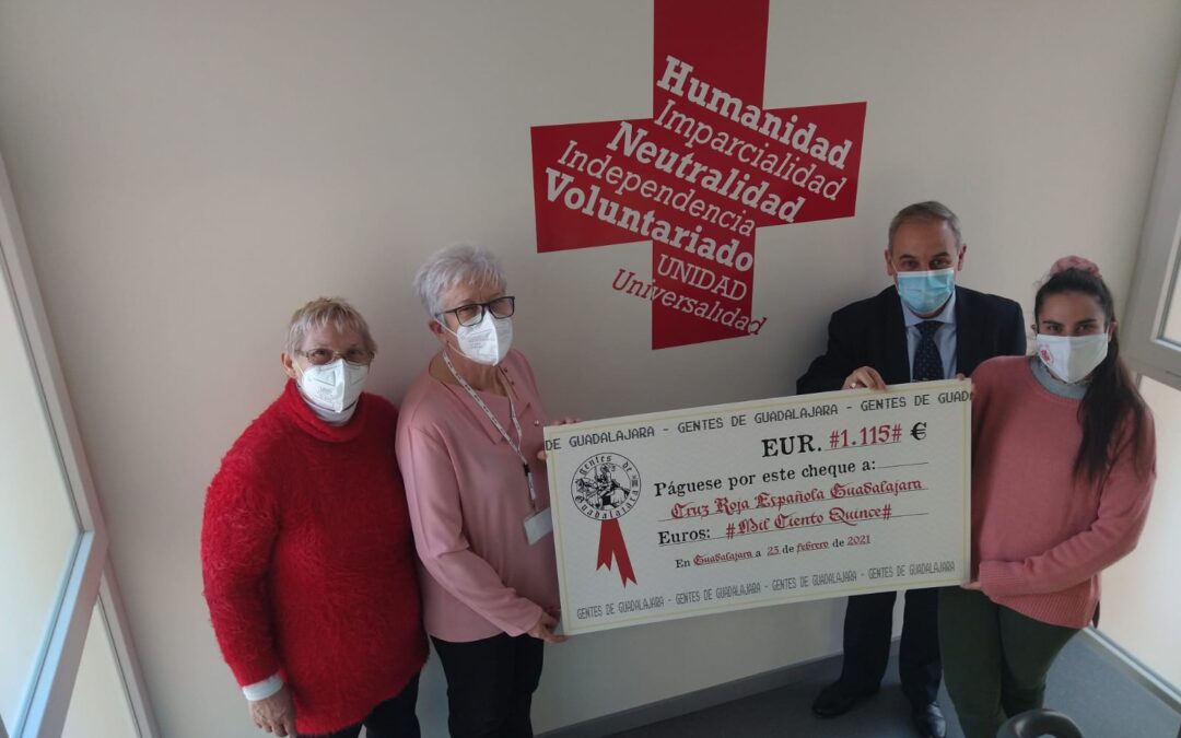 La Asociación Gentes de Guadalajara ha hecho entrega a la Cruz Roja de la recaudación obtenida
